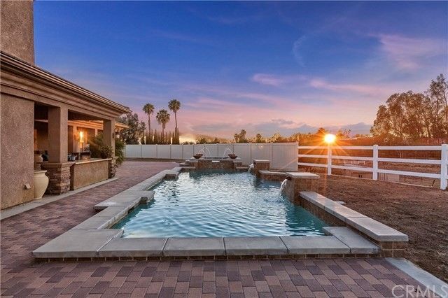 d28006d301cd301c73c4c367d43e2d5bl-m2xd-w1020_h770_q80